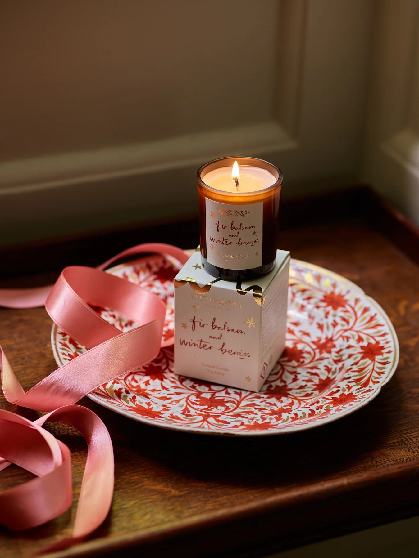 Fir Balsam & Winter Berries Scented Candle 220g